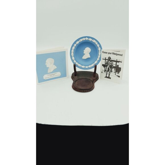 WEDGWOOD JASPERWARE ROBERT HENDERSON PALE BLUE ROUND SWEET DISH BOXED - Picture 1 of 5